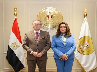 وزيرة التنمية المحلية والبيئة تبحث مع السفير التشيكي التعاون في تنمية المدن الذكية
