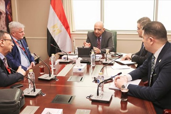 تعاون مصري - ألماني لتصنيع مواسير الضغط المضادة للتآكل ونقل التكنولوجيا الحديثة