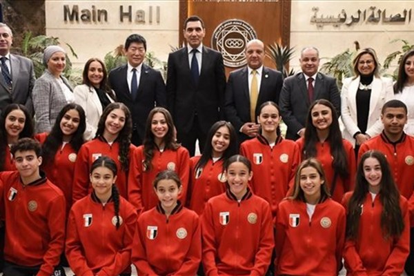 قبل مشاركتهم في بطولة إفريقيا.. وزير الرياضة يلتقي لاعبي منتخب الجمباز