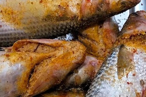 قبل شم النسيم 2026.. طريقة عمل الفسيخ زي المحلات مضمونة 100%