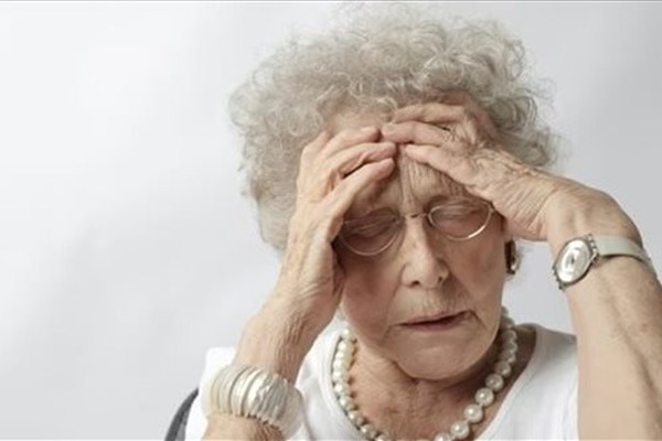 دراسة: جرعات عالية من لقاح الإنفلونزا قد تحمي كبار السن من الخرف