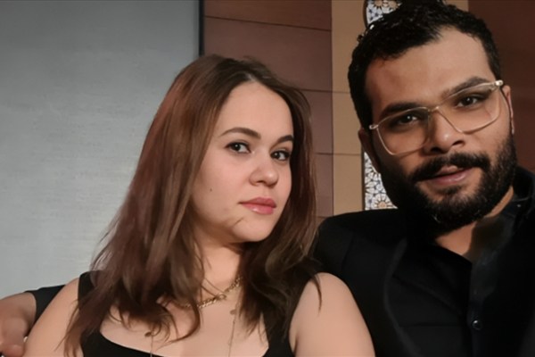 فيديو - أحمد عبد الله محمود يروي قصة حبه لزوجته بعد 20 عامًا من الفراق: أرملة ولديها ثلاثة أطفال