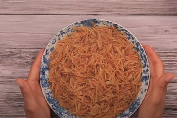 طريقة عمل الشعرية باللبن في الفرن.. وصفة سريعة ولذيذة للأسرة