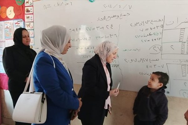 مدير تعليم القاهرة تتابع انتظام الدراسة خلال جولة ميدانية بمدارس حلوان