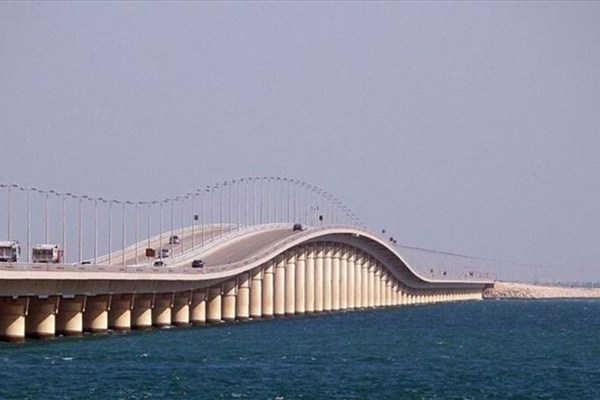 إغلاق جسر الملك فهد بين البحرين والسعودية عدة ساعات احترازيا